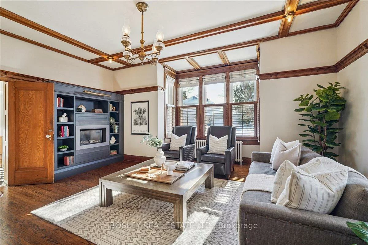 42, Royal, Aurora Village, Aurora