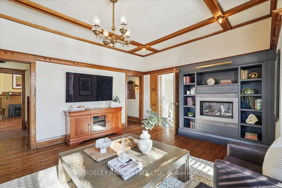 42, Royal, Aurora Village, Aurora