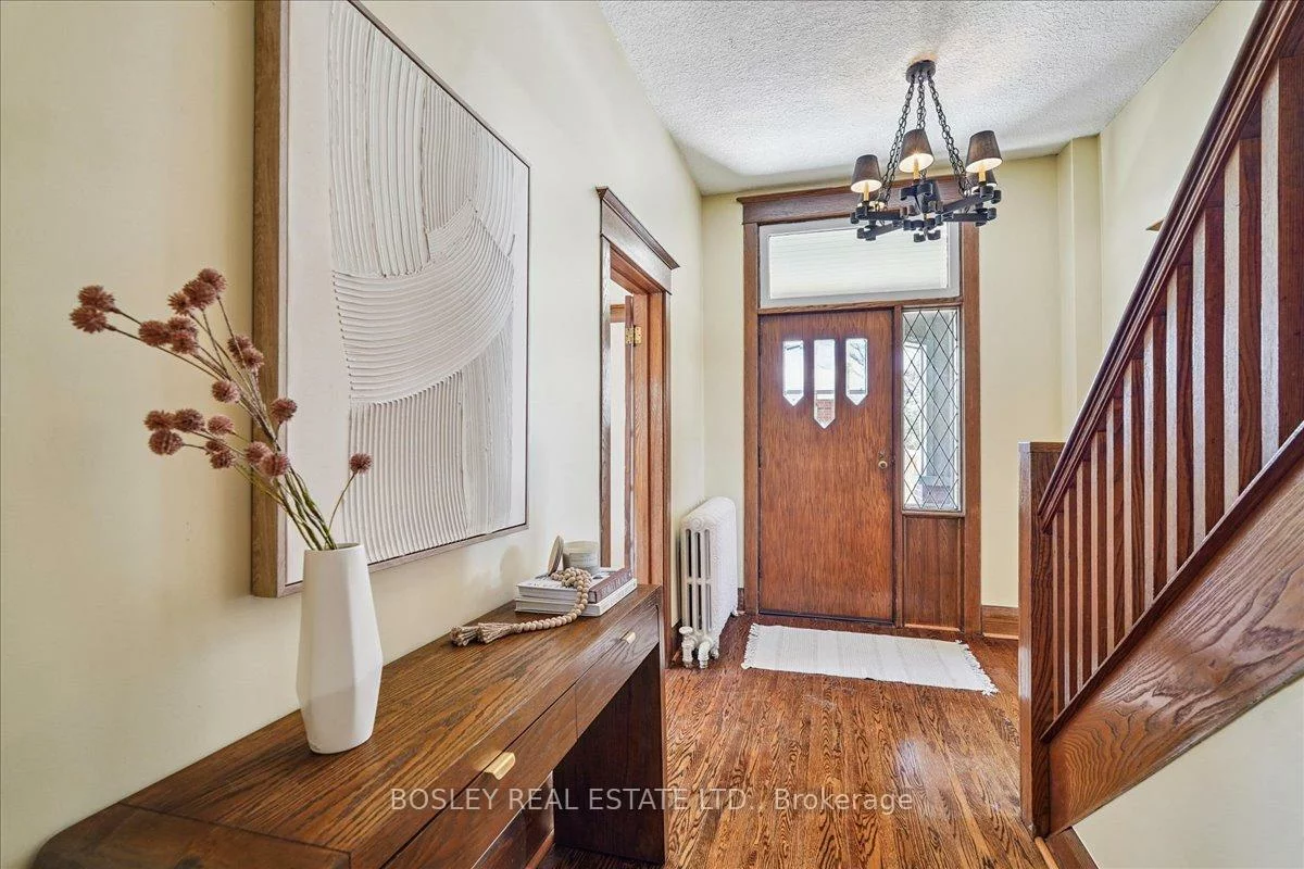 42, Royal, Aurora Village, Aurora