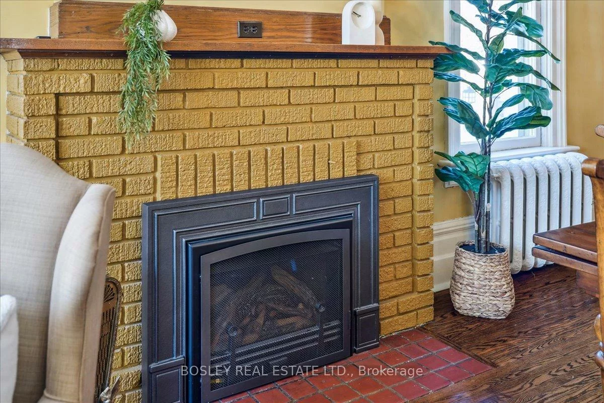 42, Royal, Aurora Village, Aurora