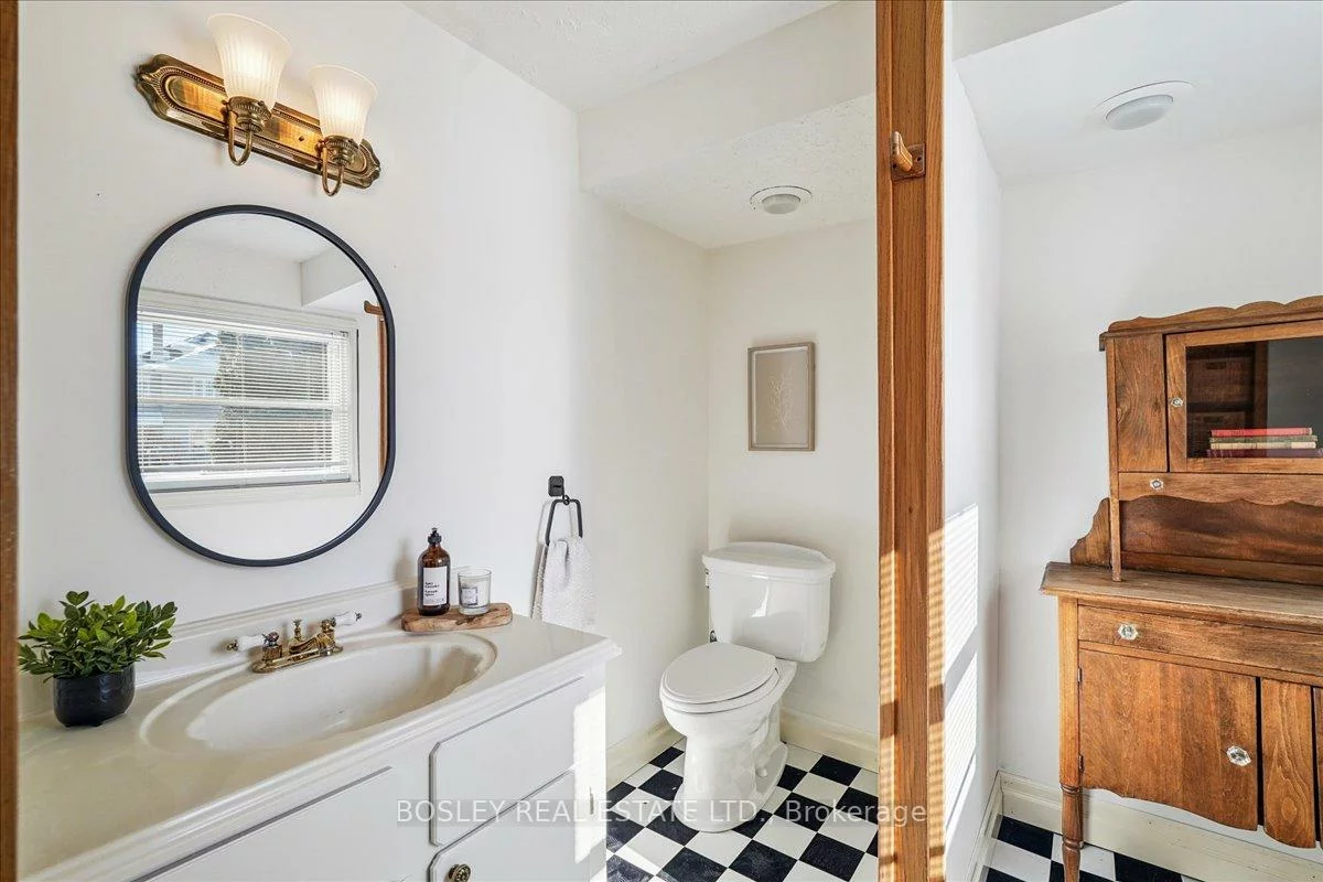 42, Royal, Aurora Village, Aurora