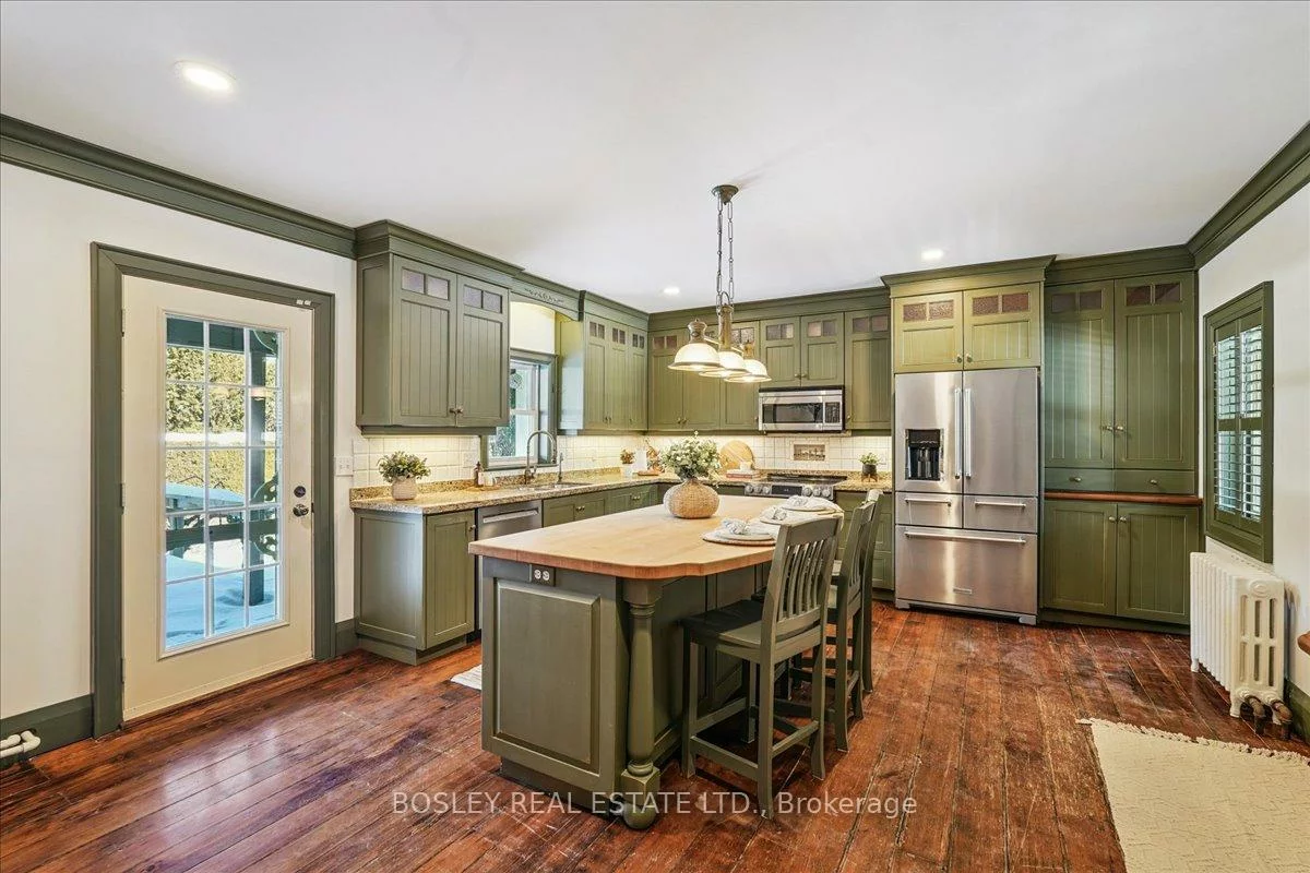 42, Royal, Aurora Village, Aurora