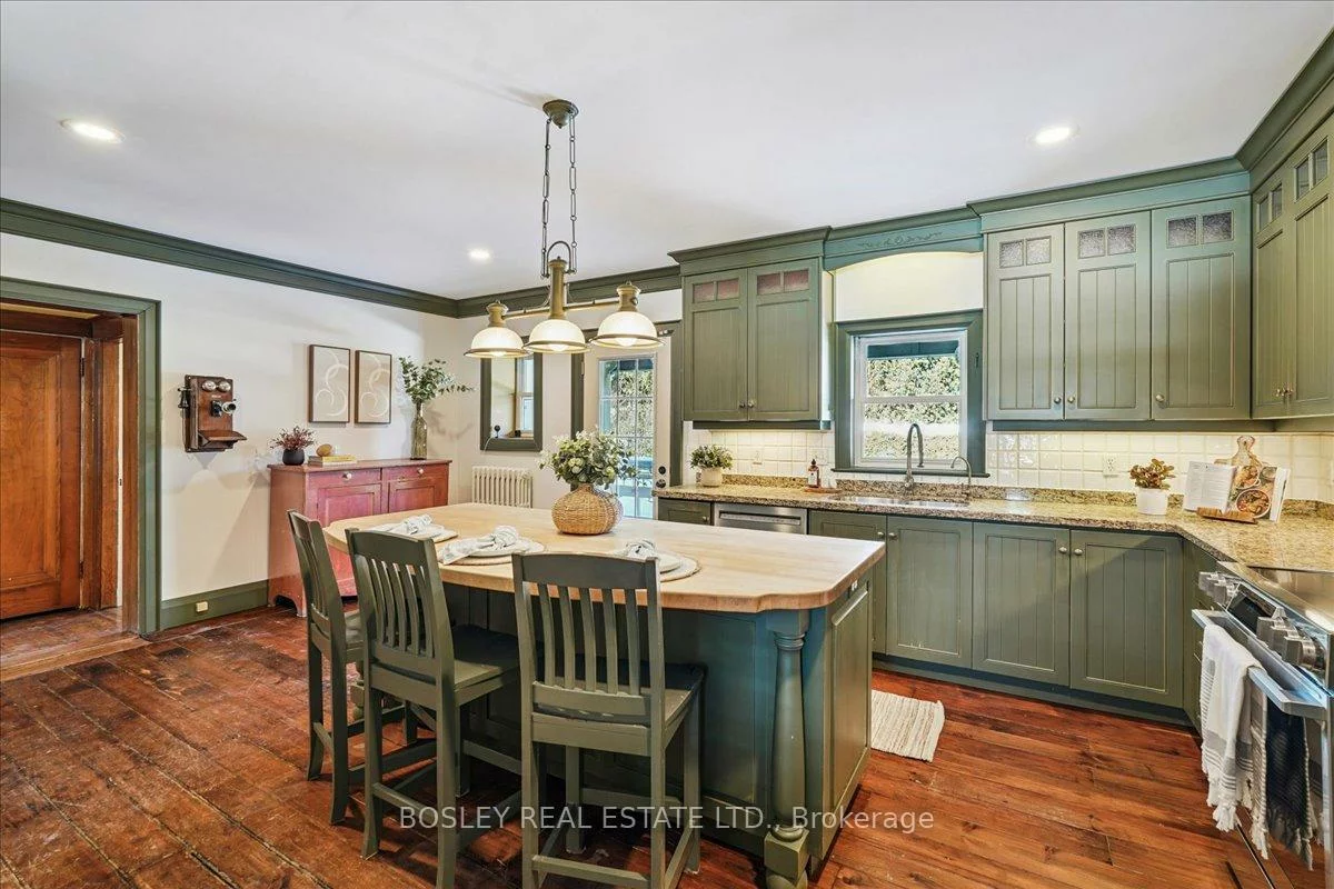 42, Royal, Aurora Village, Aurora