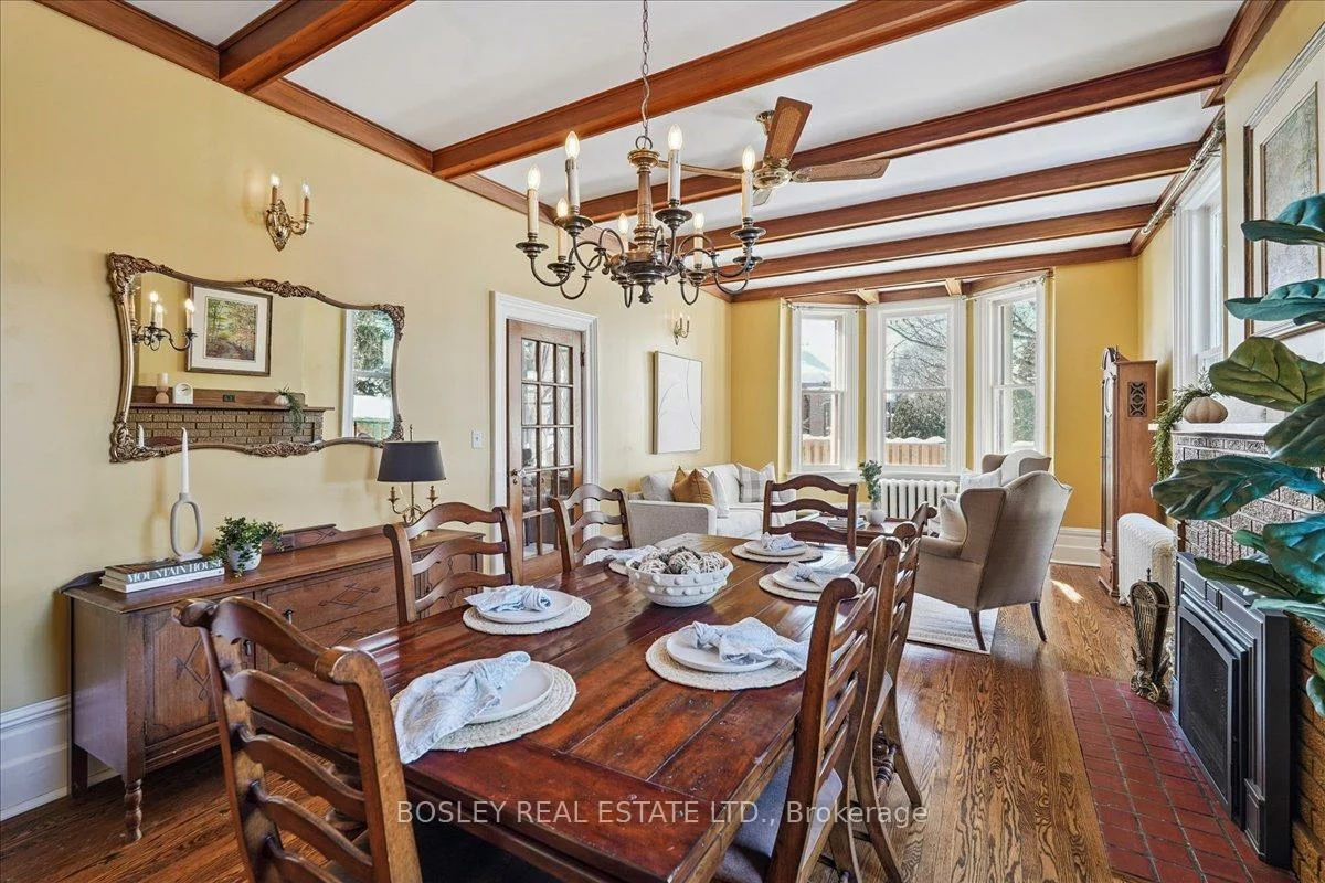 42, Royal, Aurora Village, Aurora