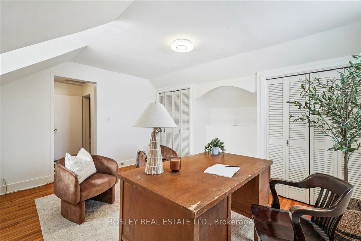 42, Royal, Aurora Village, Aurora