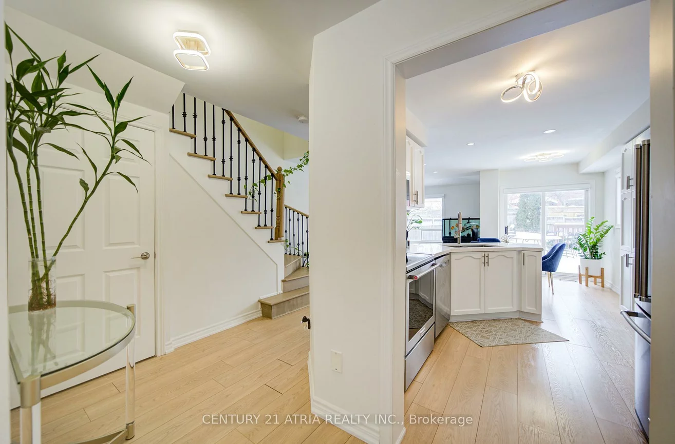 102, Woodroof, Bayview Wellington, Aurora