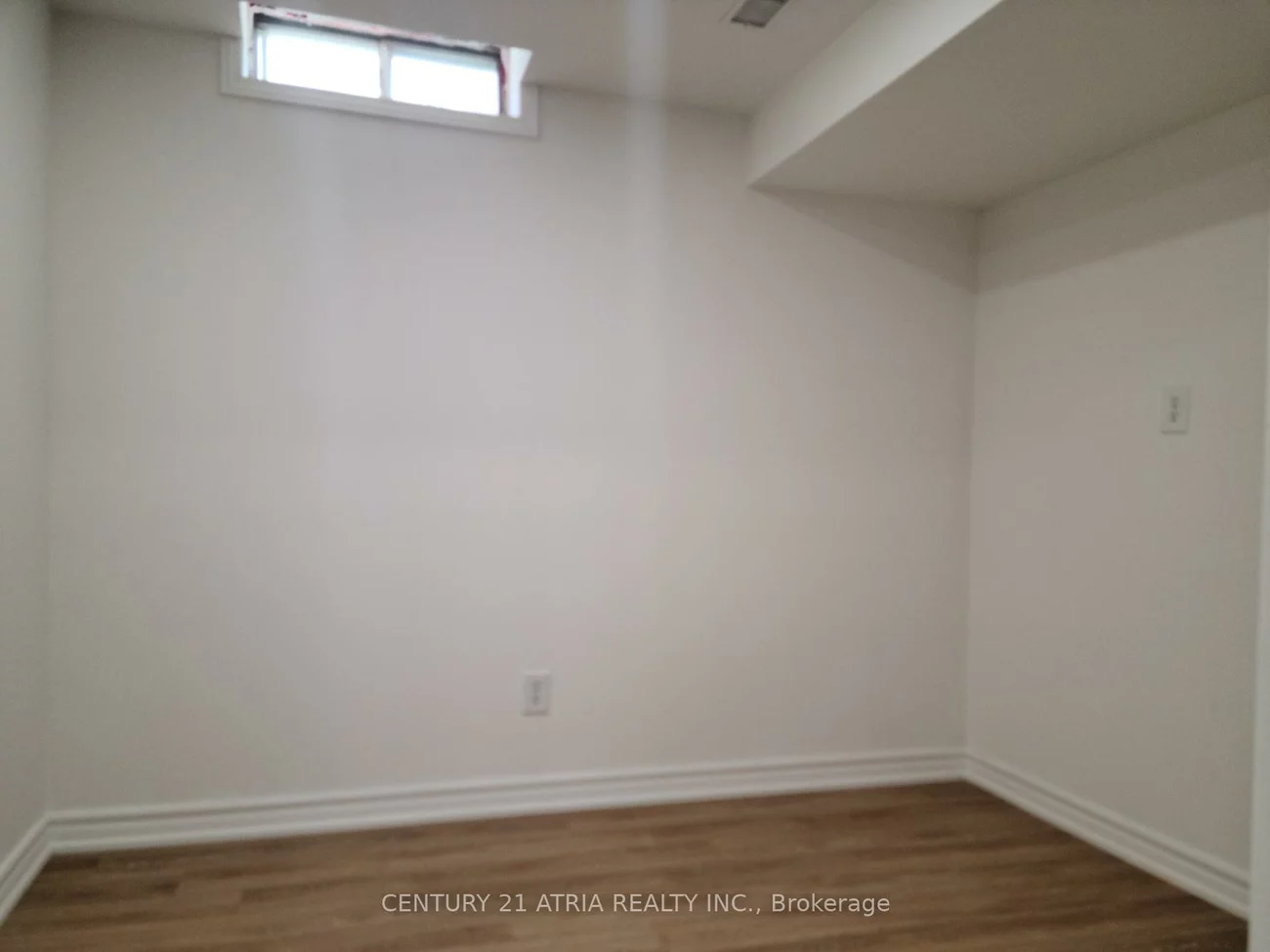 102, Woodroof, Bayview Wellington, Aurora