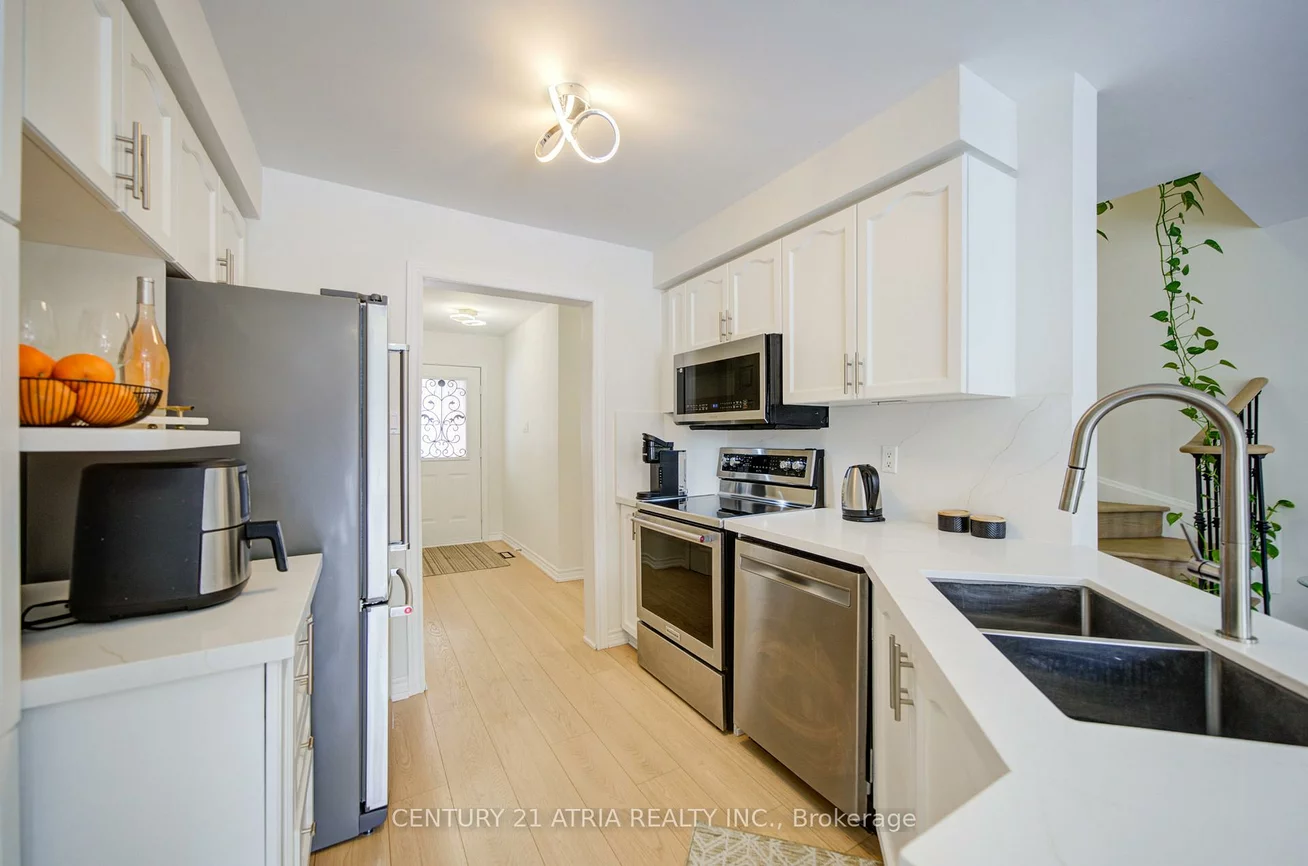 102, Woodroof, Bayview Wellington, Aurora