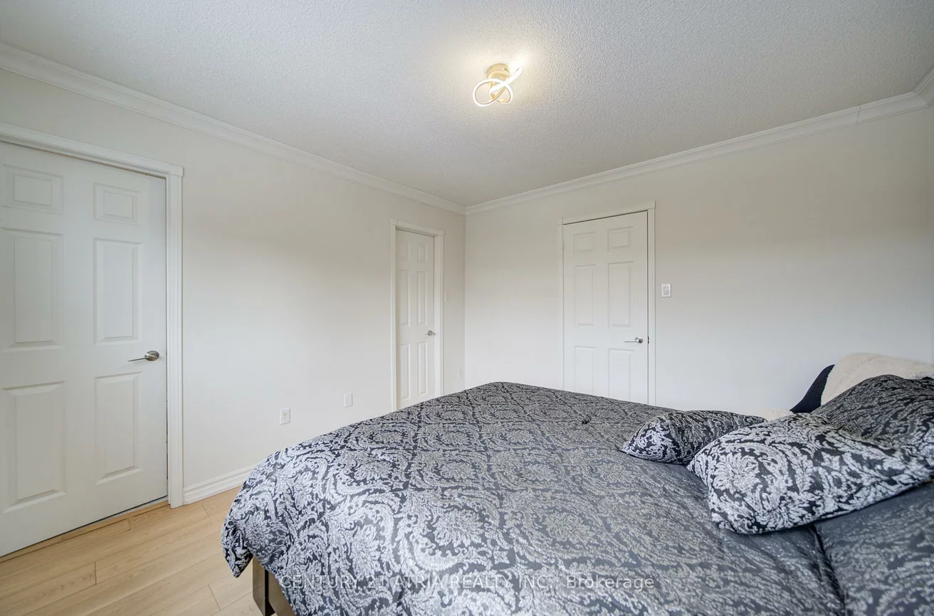 102, Woodroof, Bayview Wellington, Aurora