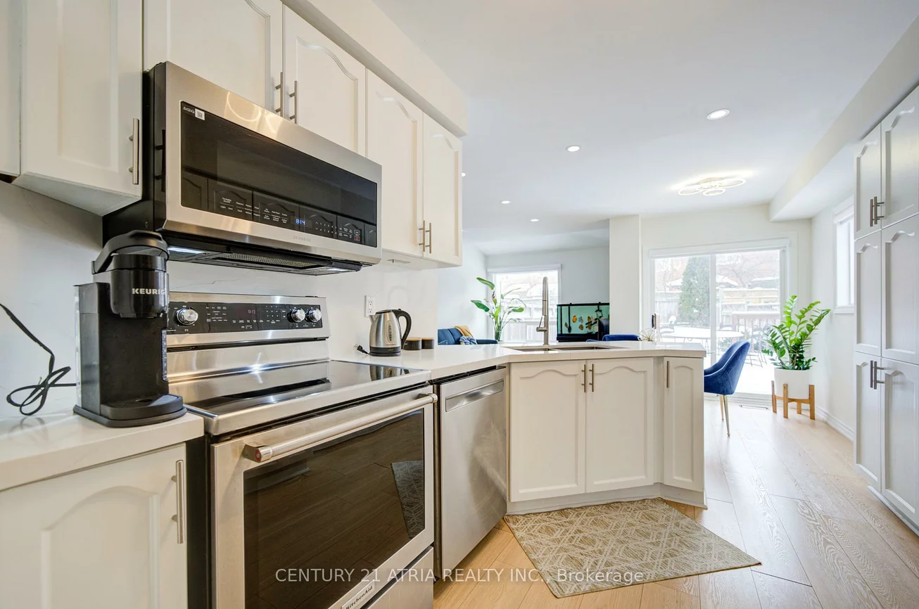 102, Woodroof, Bayview Wellington, Aurora