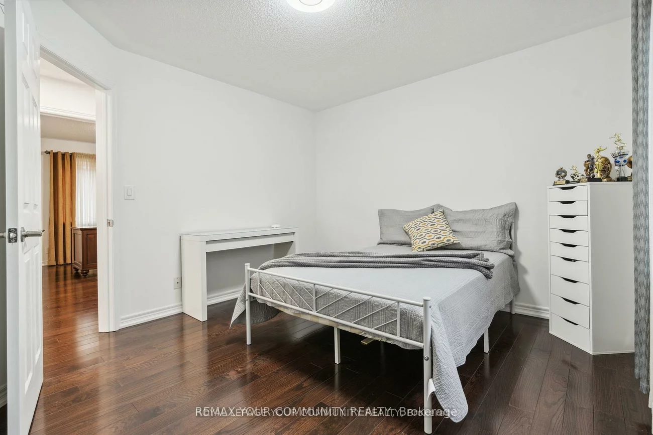 26, Ivy Jay, Bayview Northeast, Aurora