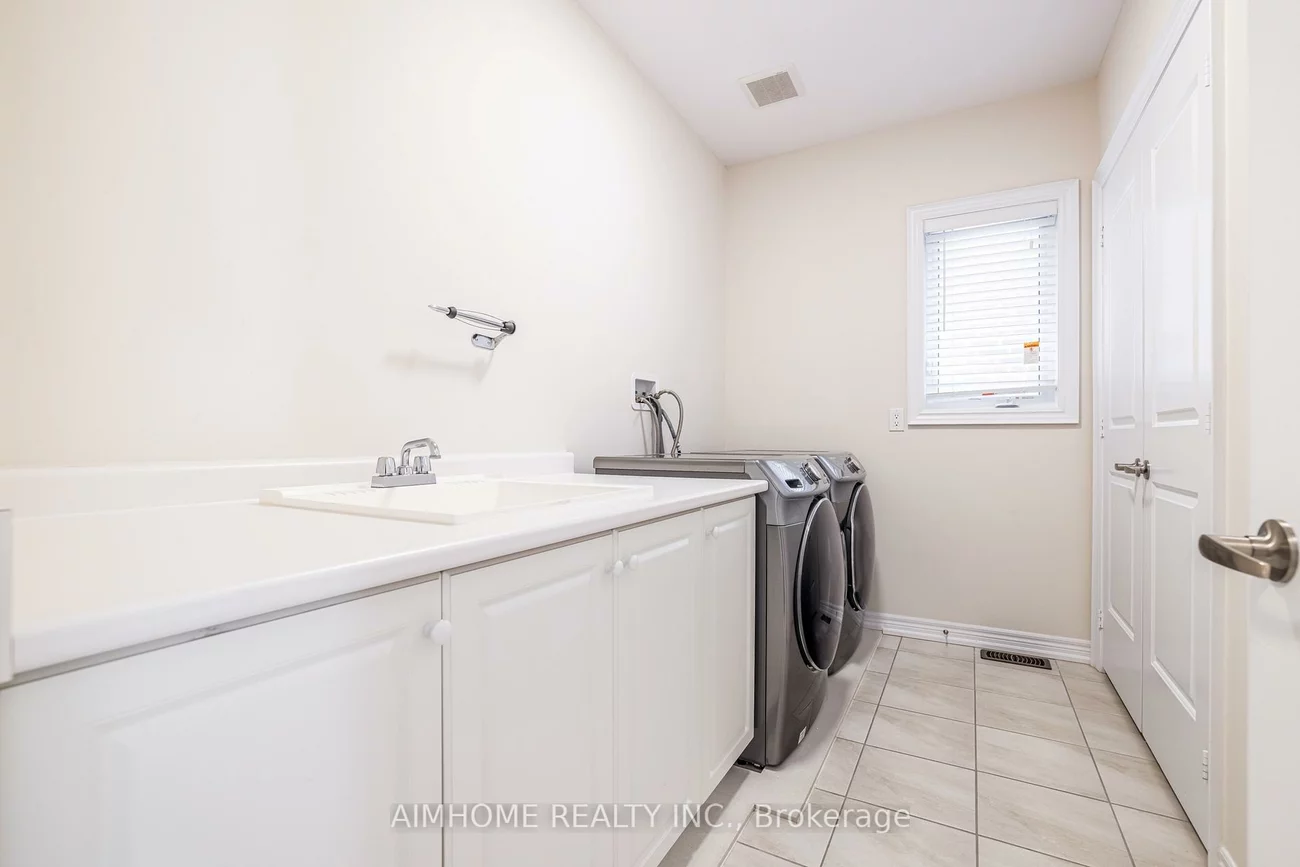 122, Scrivener, Rural Aurora, Aurora