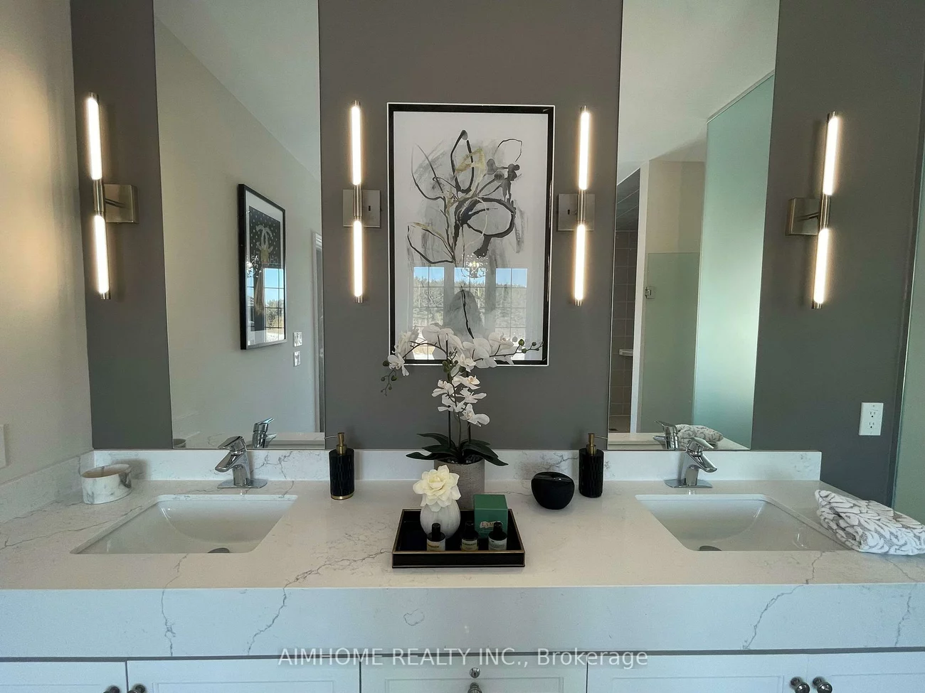 122, Scrivener, Rural Aurora, Aurora