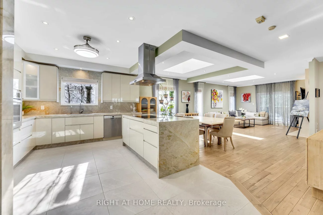 600, Henderson, Aurora Highlands, Aurora