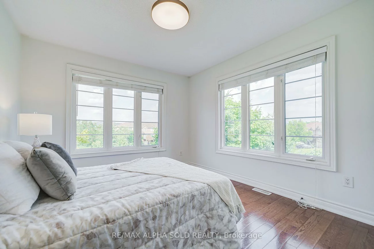 144, Chapman, Aurora Grove, Aurora