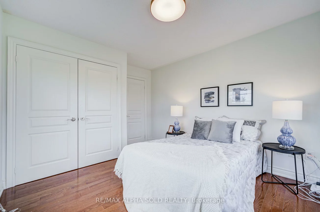 144, Chapman, Aurora Grove, Aurora