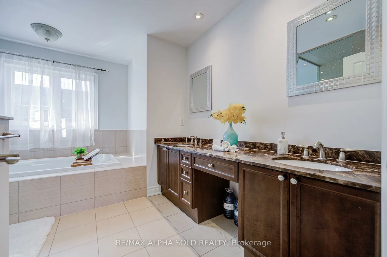 144, Chapman, Aurora Grove, Aurora