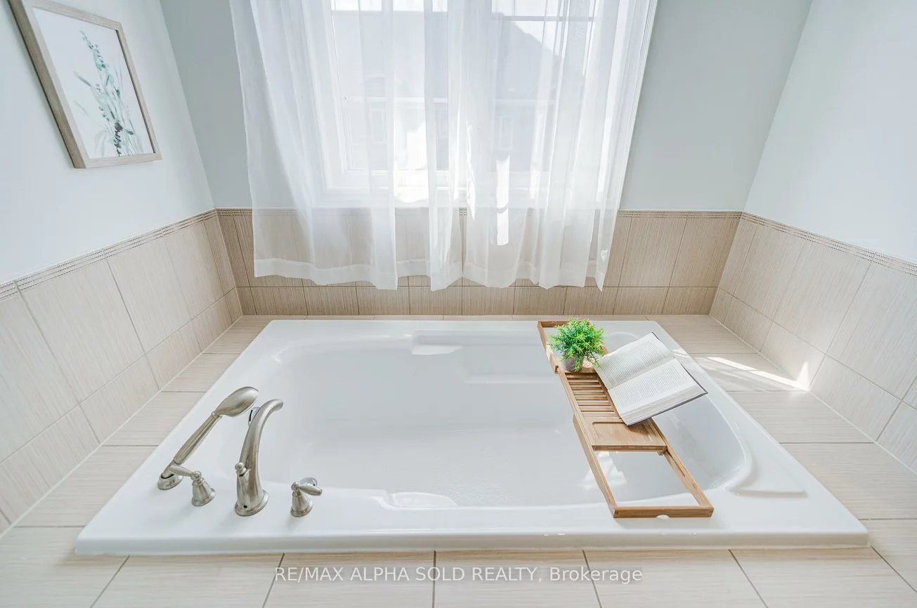 144, Chapman, Aurora Grove, Aurora