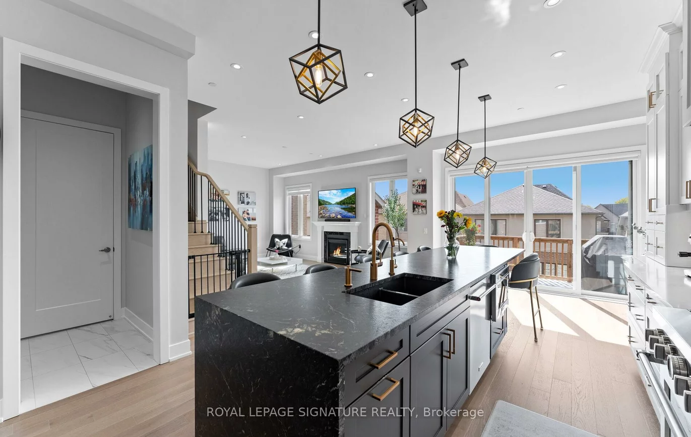 29, Sikura, Rural Aurora, Aurora