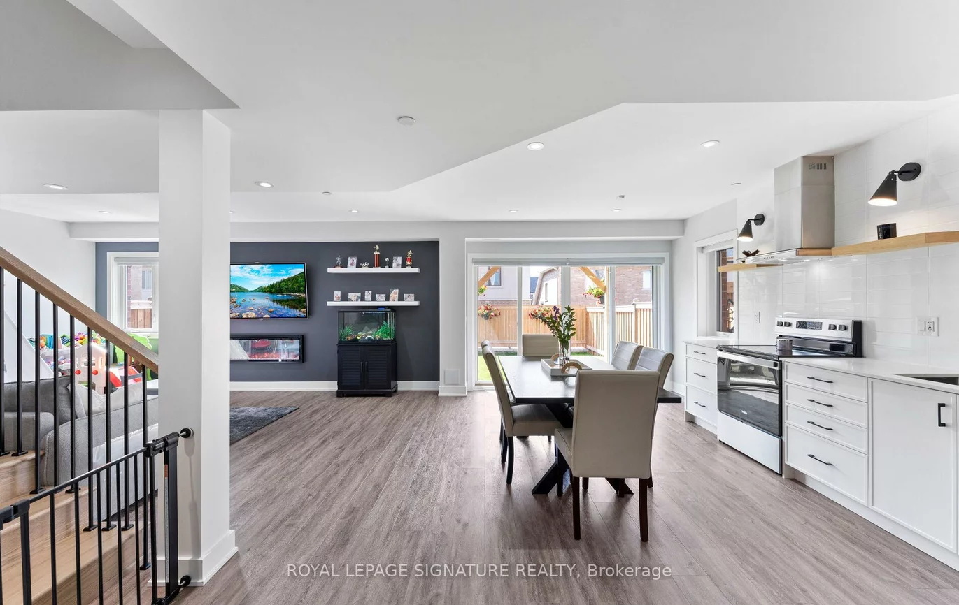 29, Sikura, Rural Aurora, Aurora