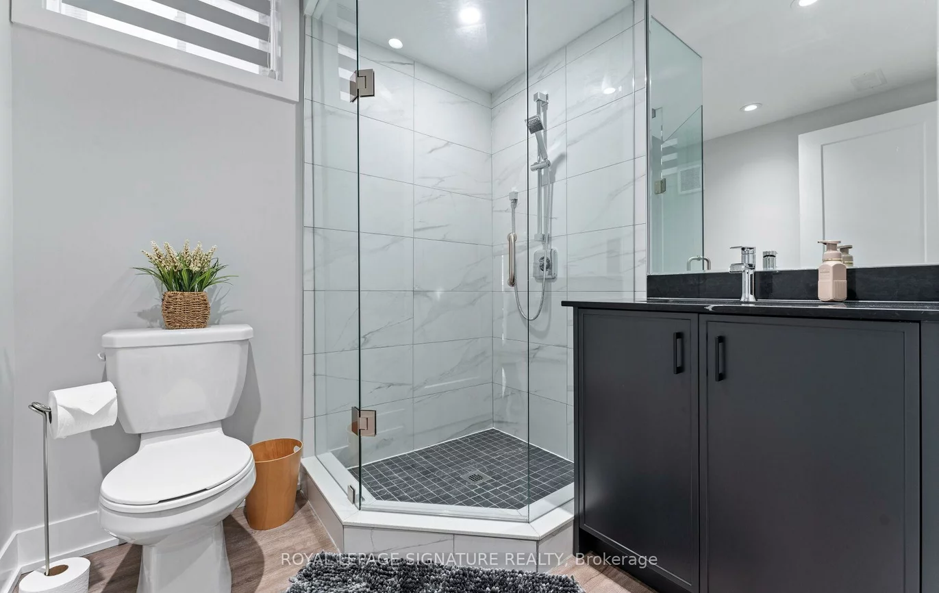 29, Sikura, Rural Aurora, Aurora