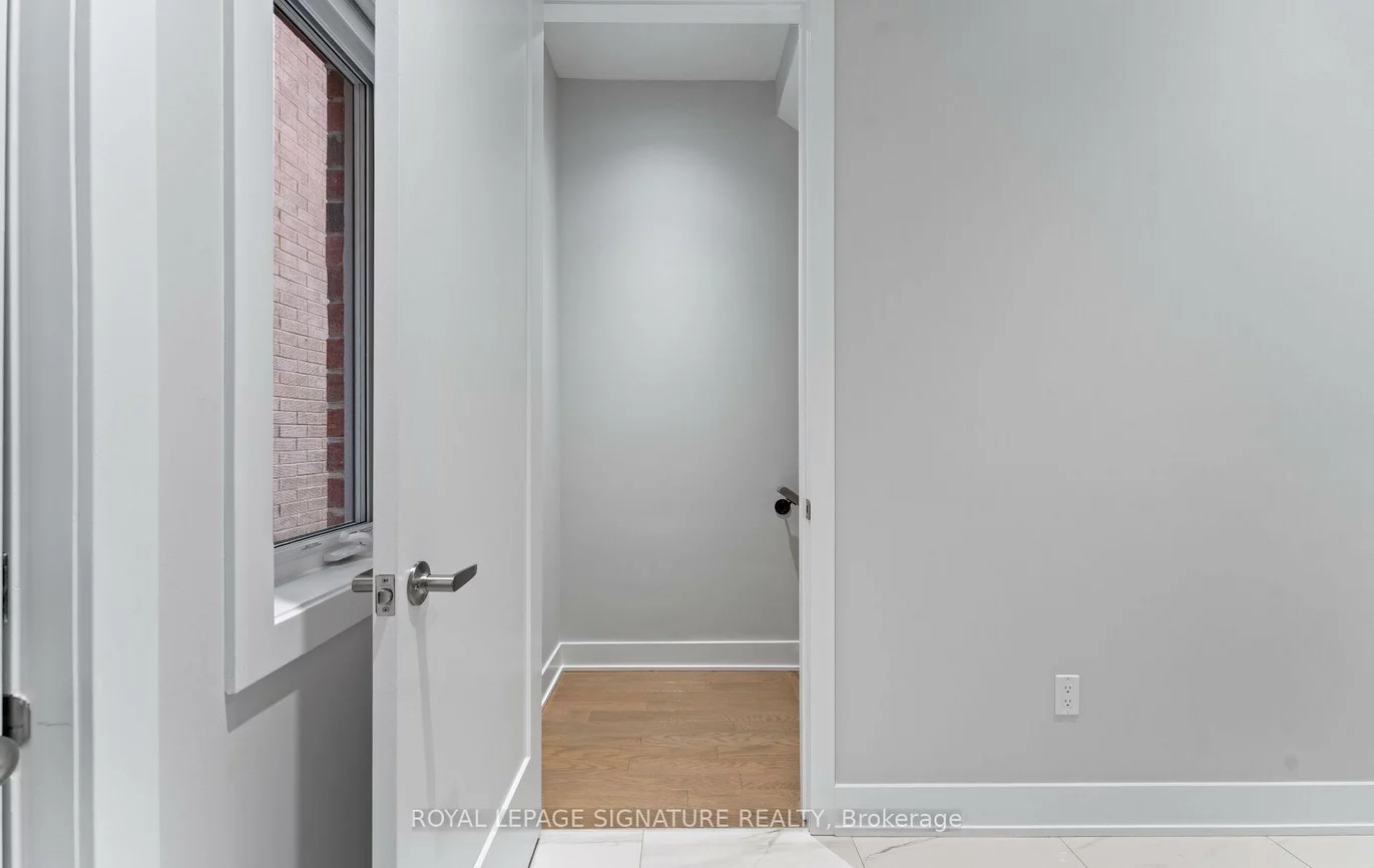 29, Sikura, Rural Aurora, Aurora