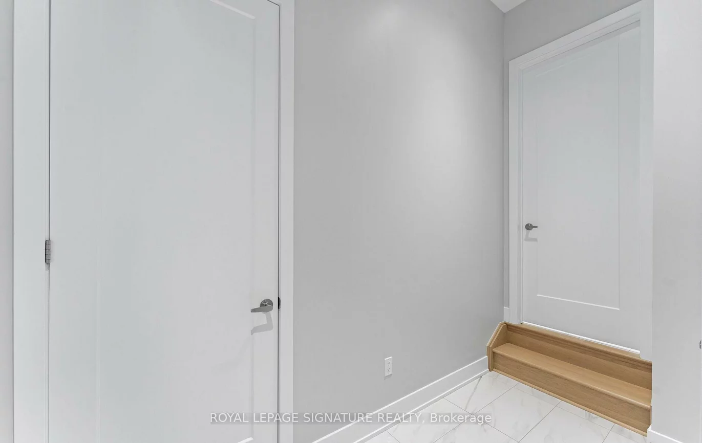 29, Sikura, Rural Aurora, Aurora