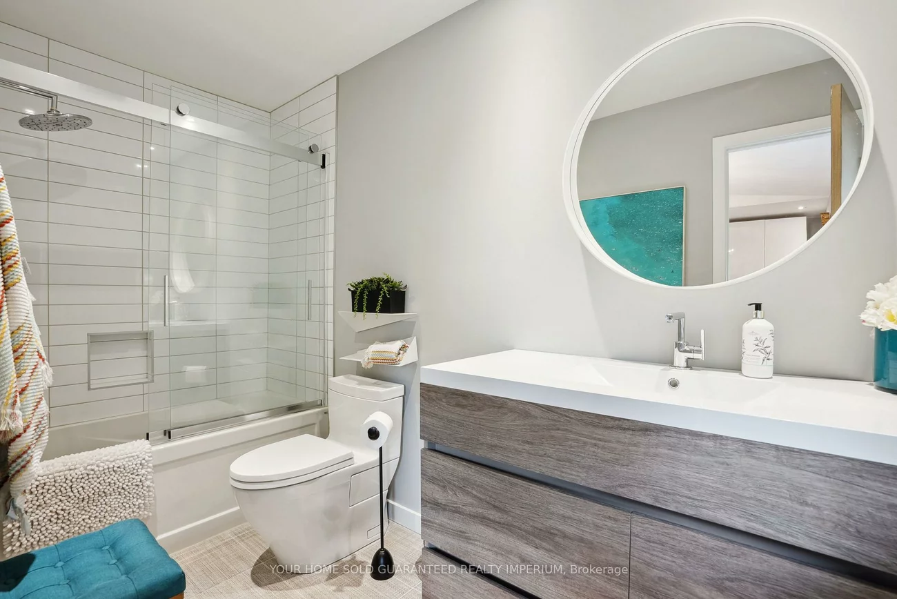 48, Royal, Aurora Village, Aurora