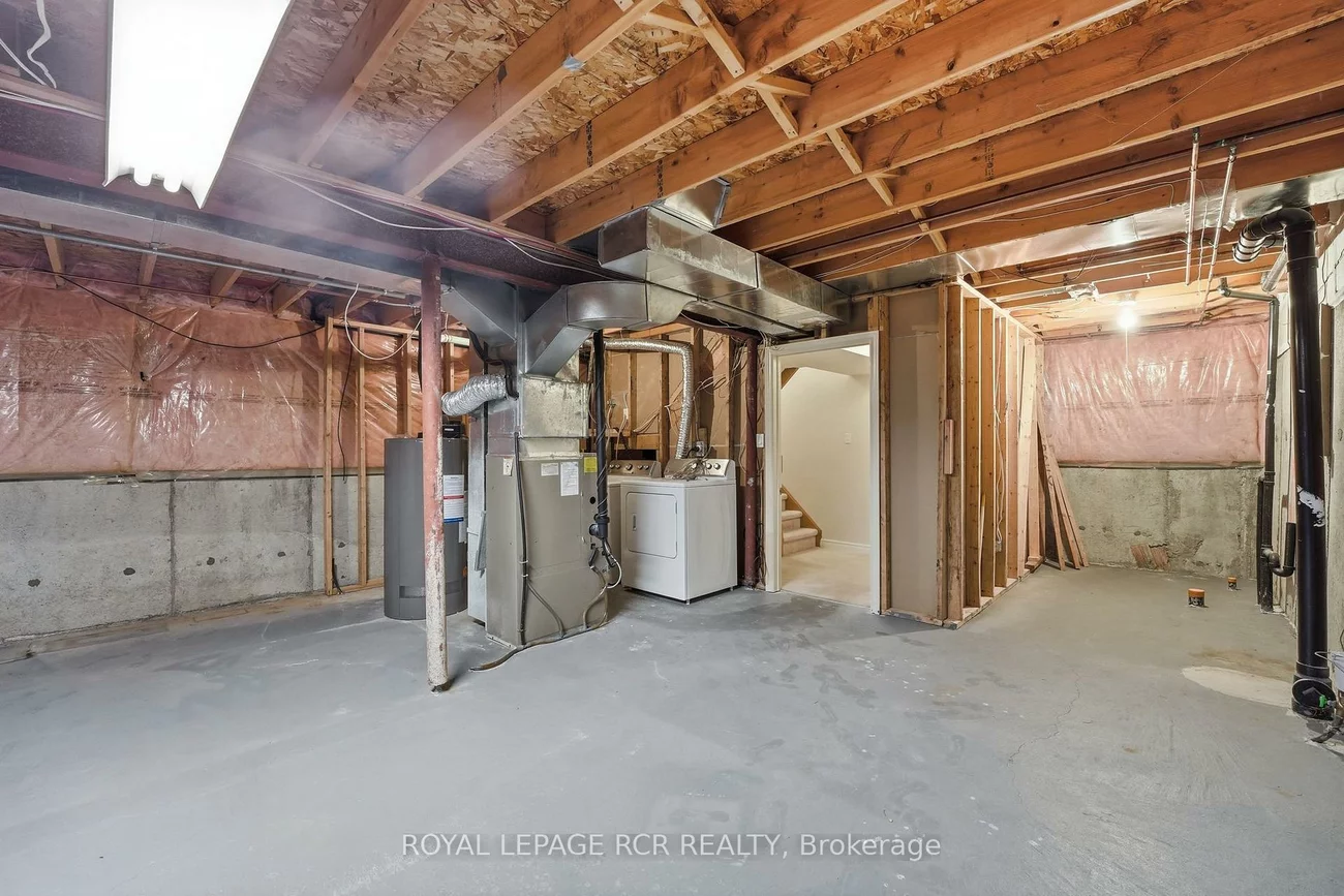 122, Downey, Bayview Wellington, Aurora