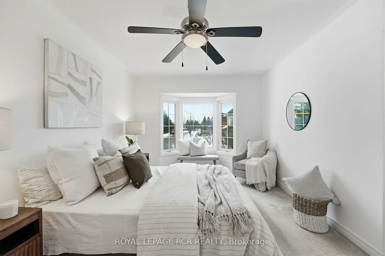 122, Downey, Bayview Wellington, Aurora