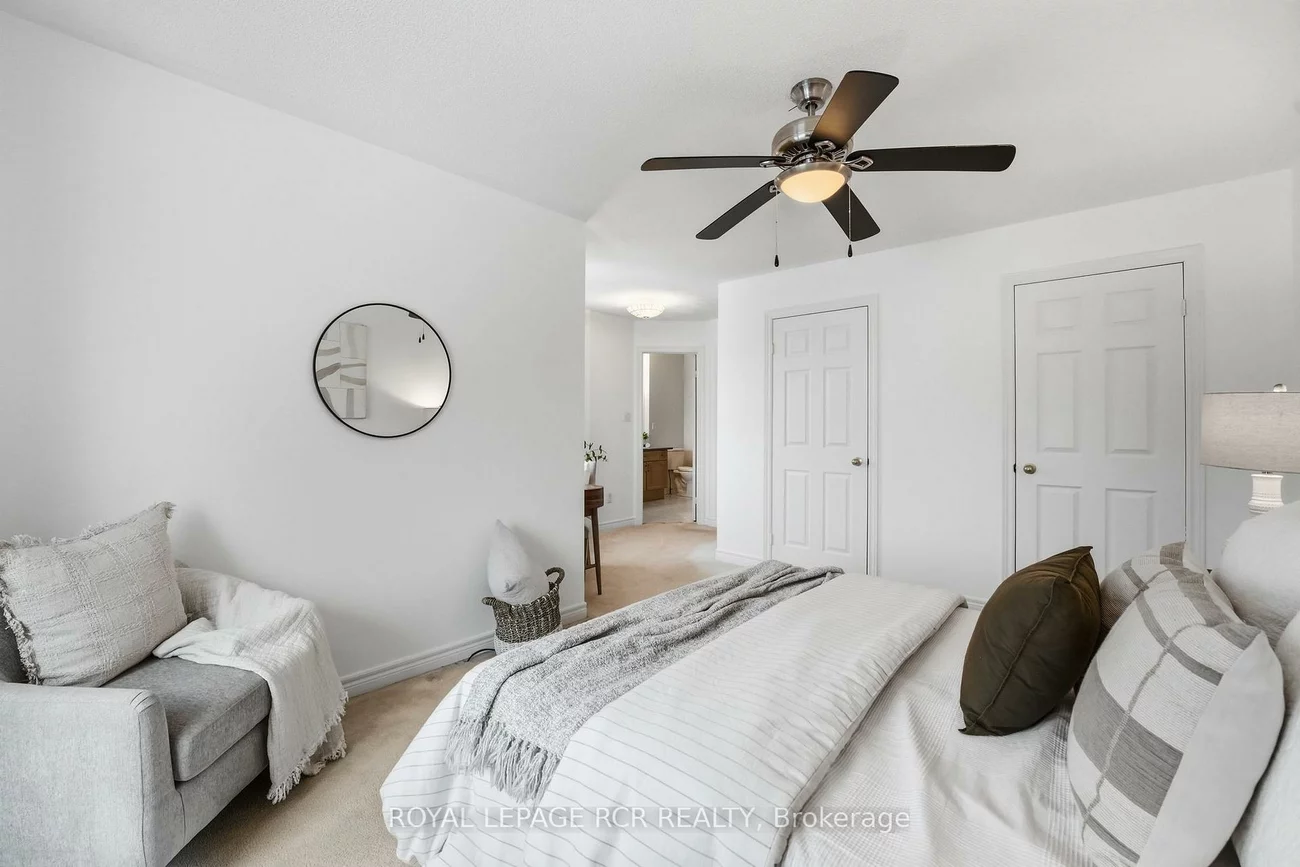 122, Downey, Bayview Wellington, Aurora