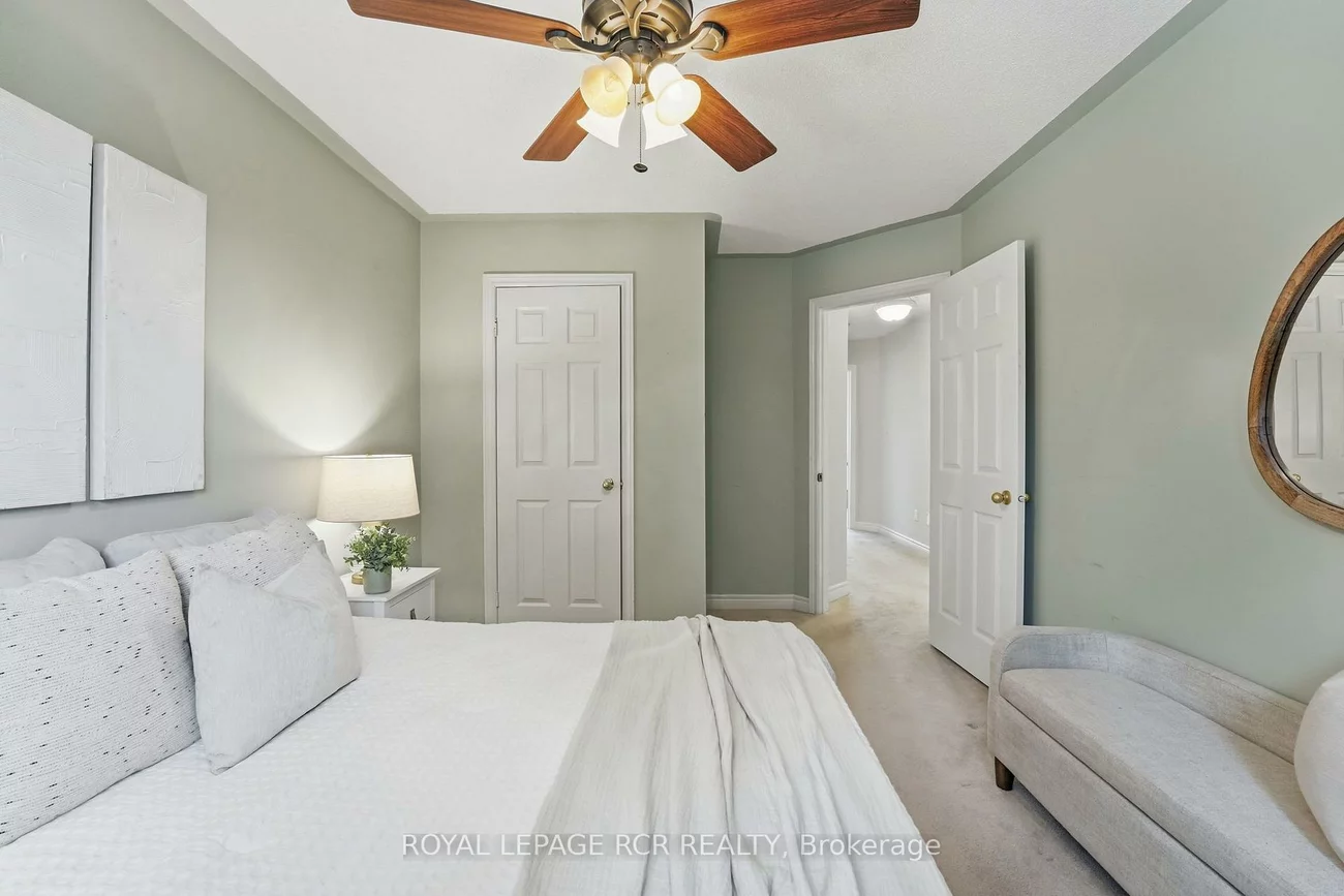 122, Downey, Bayview Wellington, Aurora