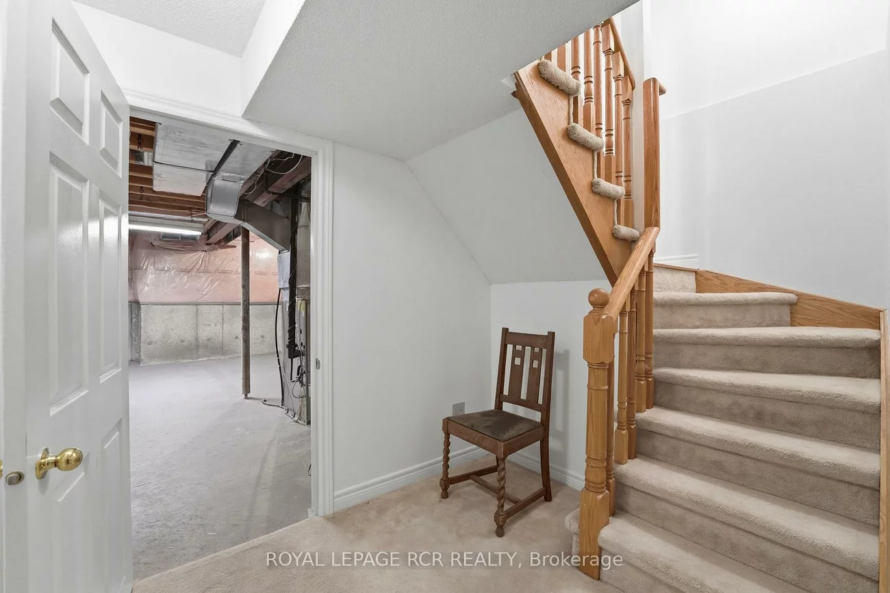 122, Downey, Bayview Wellington, Aurora