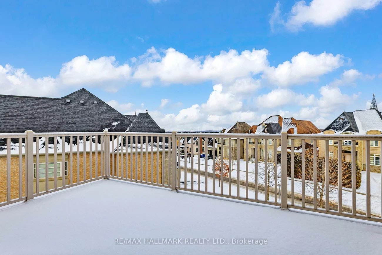 123, Carisbrooke, Bayview Southeast, Aurora