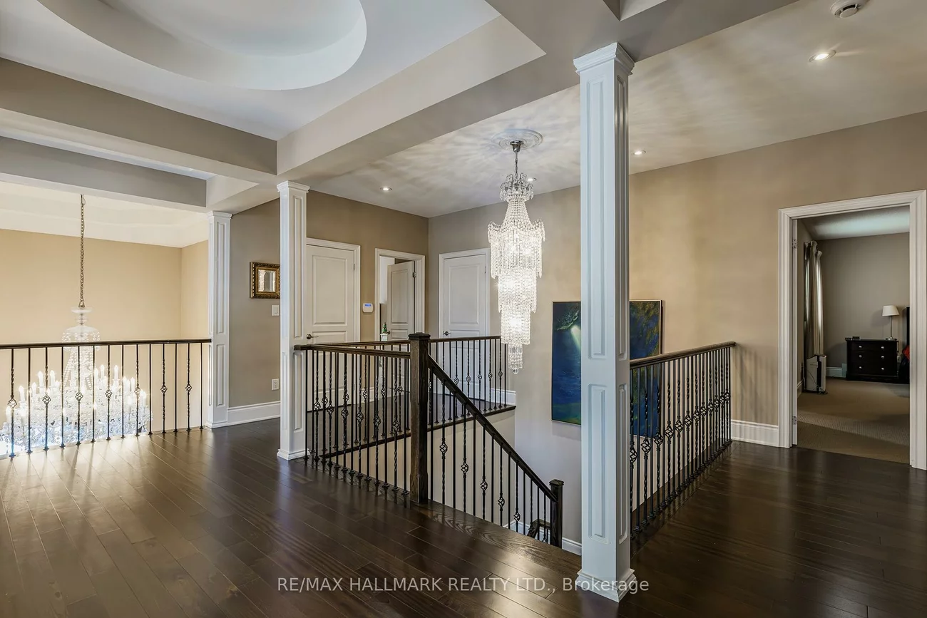 123, Carisbrooke, Bayview Southeast, Aurora