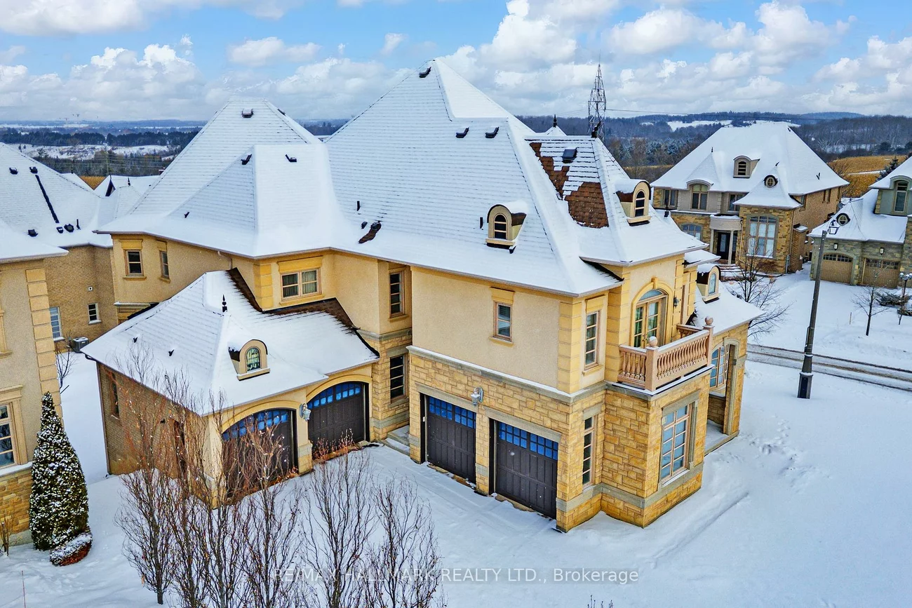 123, Carisbrooke, Bayview Southeast, Aurora