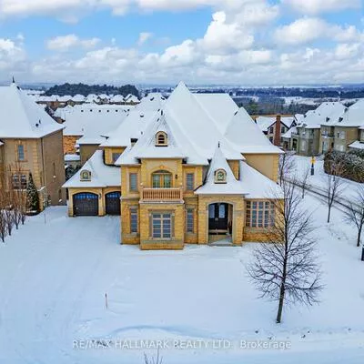 123, Carisbrooke, Bayview Southeast, Aurora