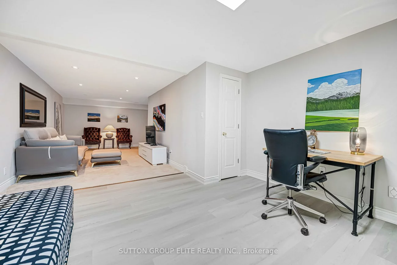 63, Ochalski, Bayview Wellington, Aurora