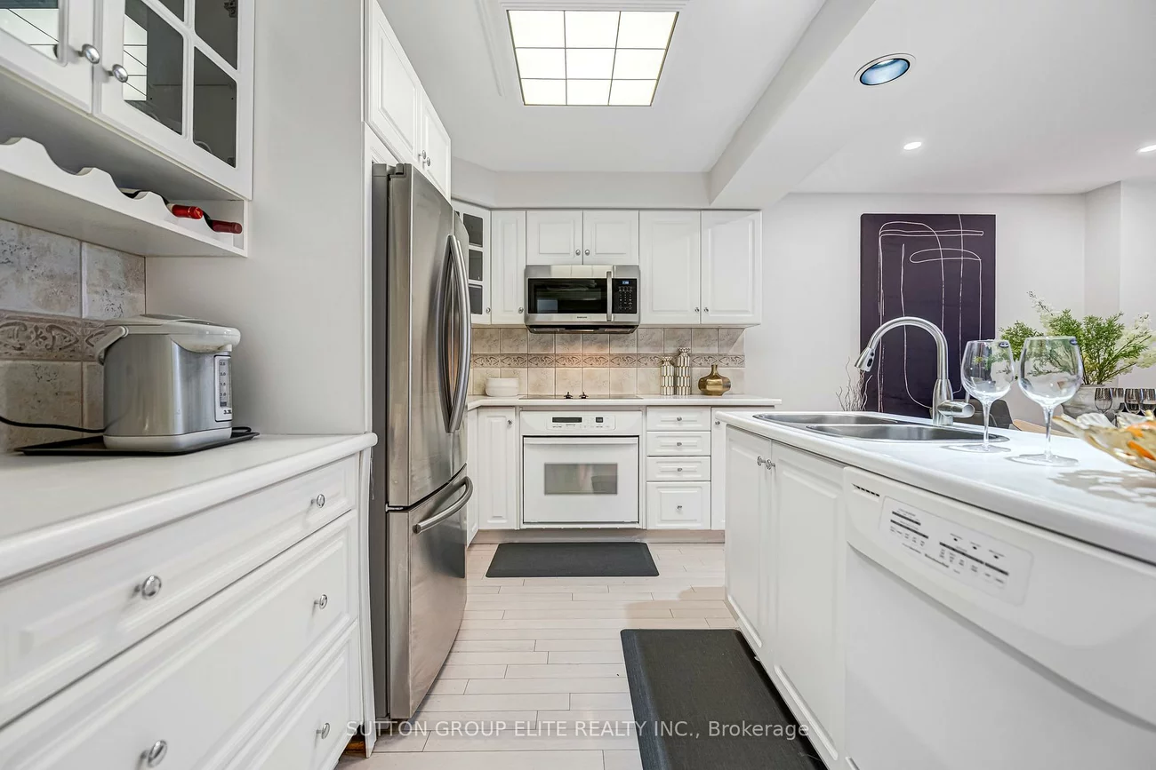 63, Ochalski, Bayview Wellington, Aurora