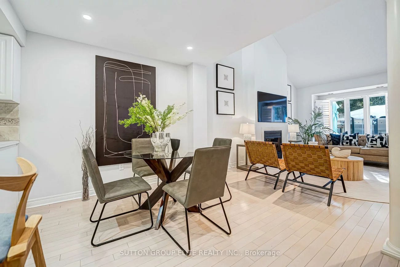 63, Ochalski, Bayview Wellington, Aurora