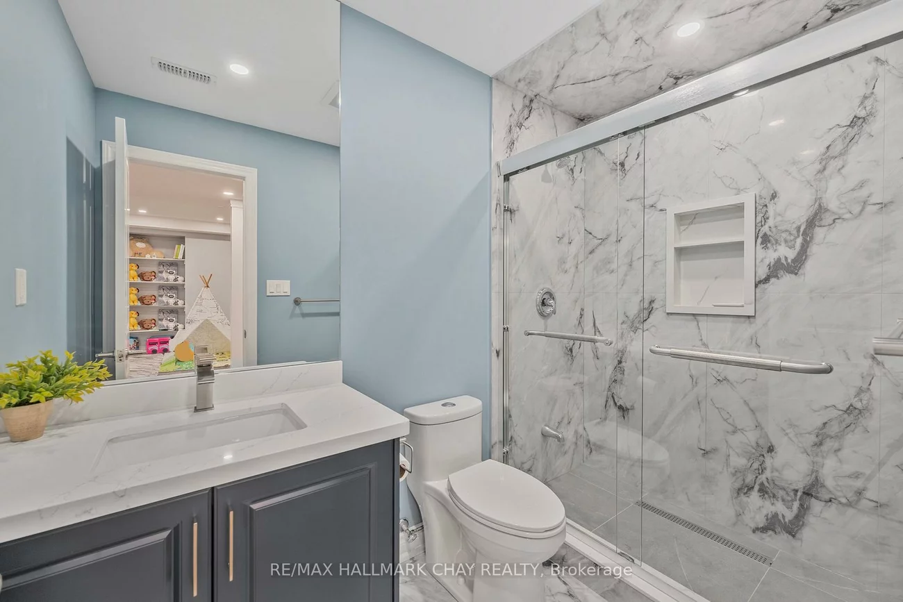 260, Sikura, Rural Aurora, Aurora