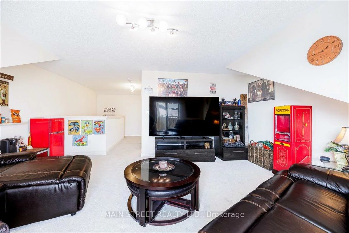 27, Radial, Rural Aurora, Aurora