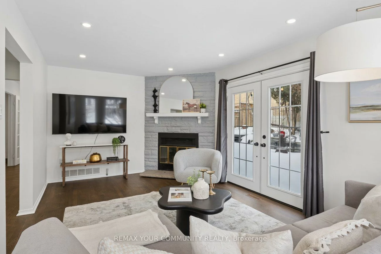 16, Autumn, Aurora Heights, Aurora