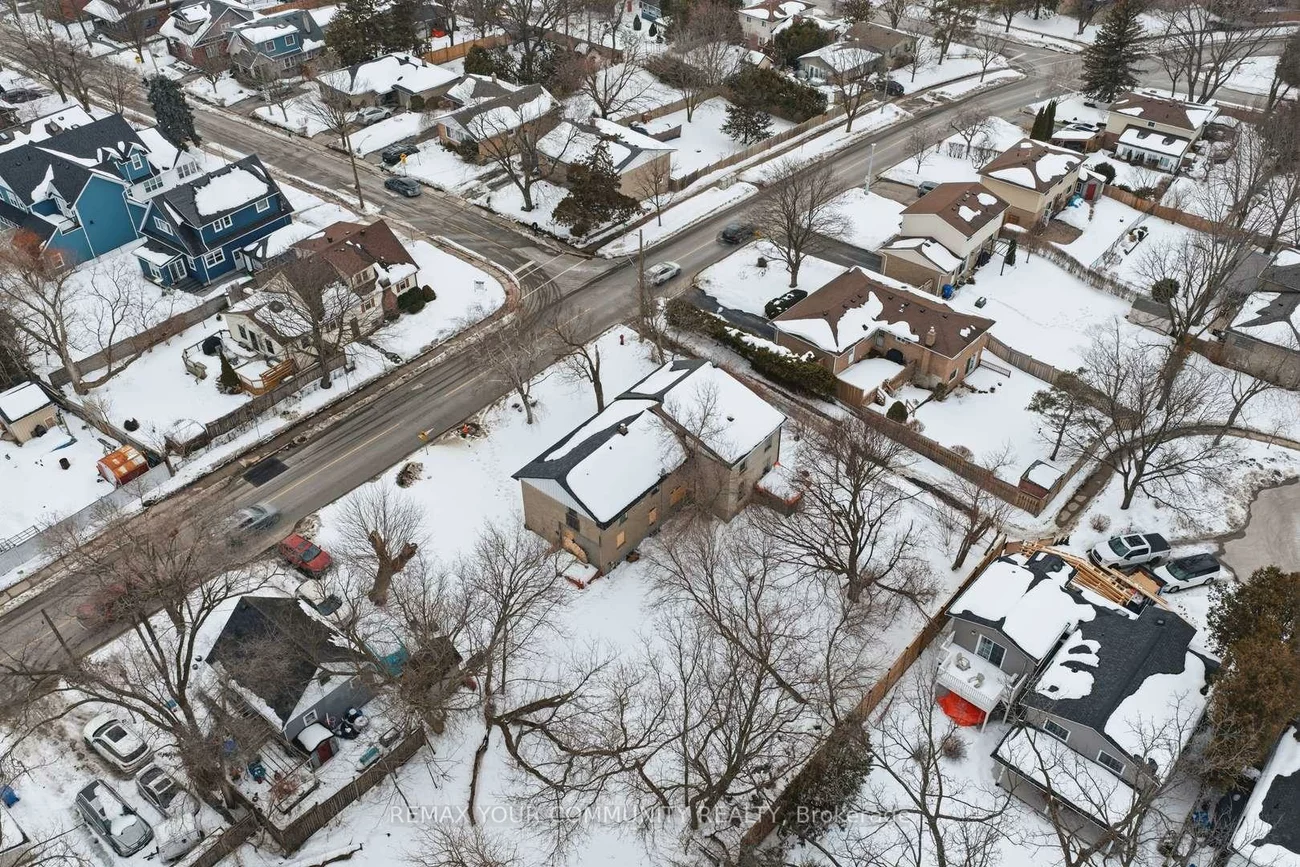 33, Walton, Aurora Village, Aurora