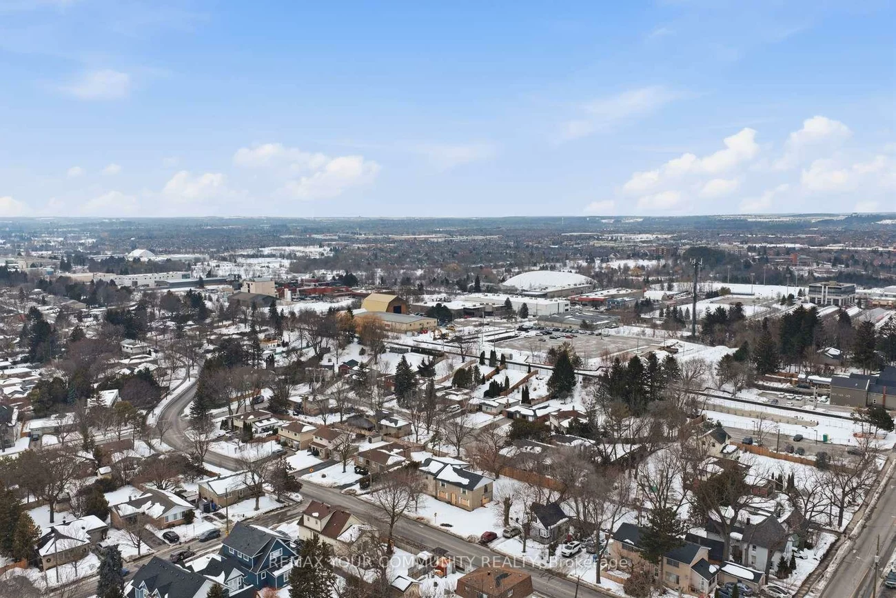 33, Walton, Aurora Village, Aurora