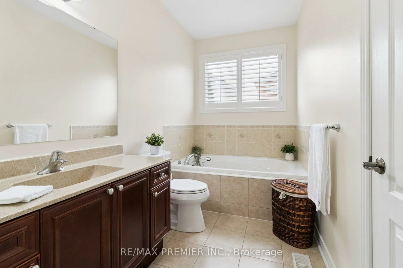 11, Eakins, Bayview Northeast, Aurora