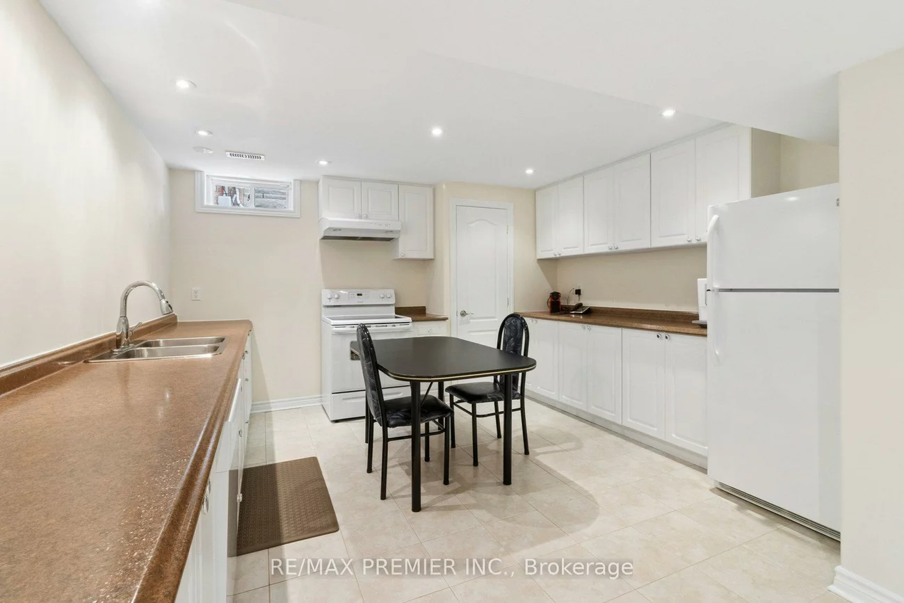 11, Eakins, Bayview Northeast, Aurora