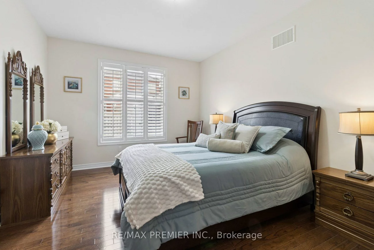 11, Eakins, Bayview Northeast, Aurora