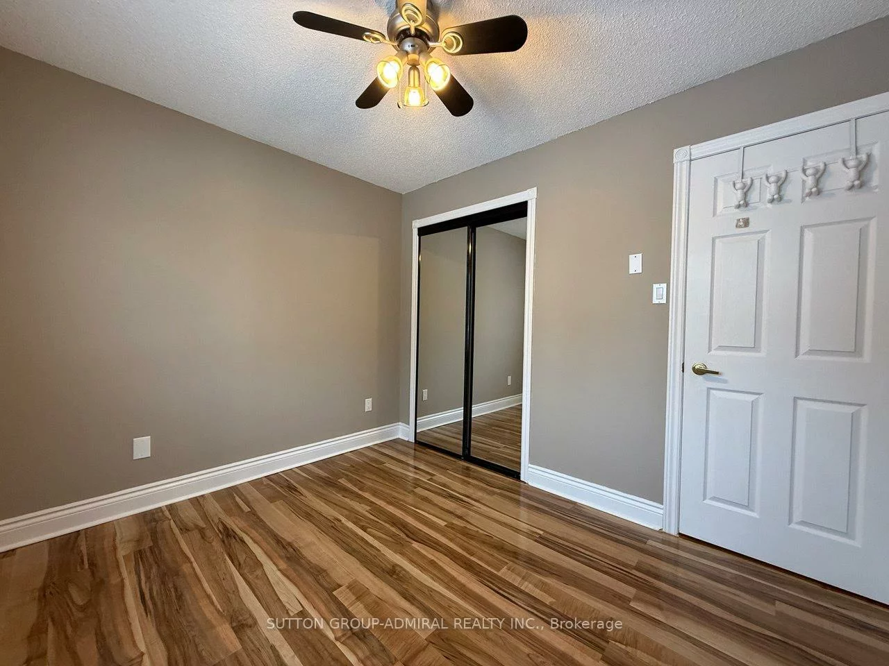 39, April, Aurora Heights, Aurora