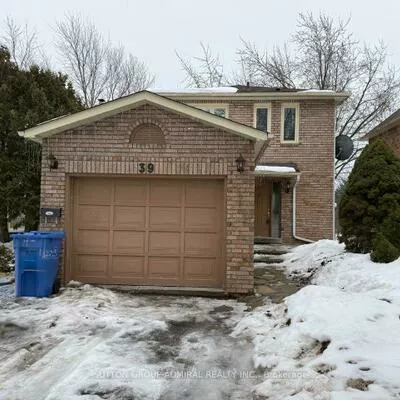 39, April, Aurora Heights, Aurora